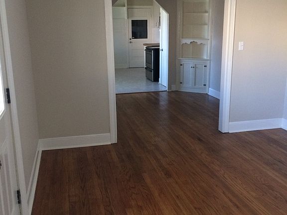 3rd image of 1401 E Loma Vista Ave