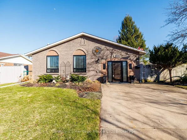 3112 Ussher St, Niagara Falls, ON L2G 6M2