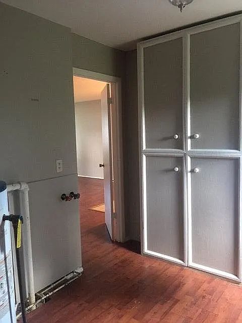 2nd image of 325 Lombard Rd