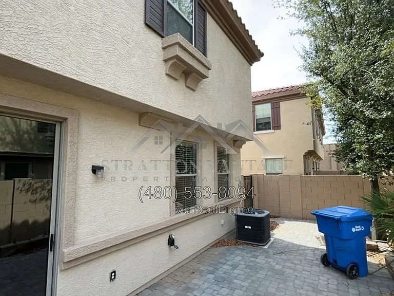 1426 N 81st Dr — Photo 7