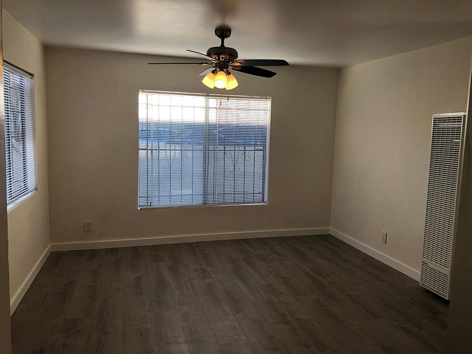 1st image of 1018 W 109th Pl
