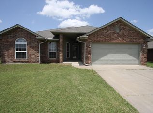 1513 SE 14th St, Moore, OK 73160