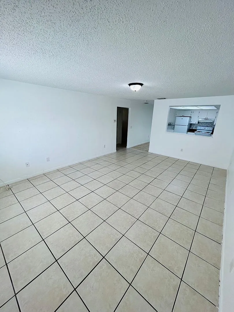 Charming 2-bedroom, 1-bathroom condo — Photo 3