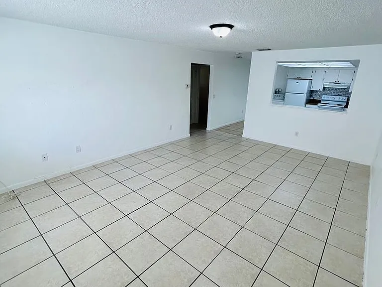 Charming 2-bedroom, 1-bathroom condo — Photo 3