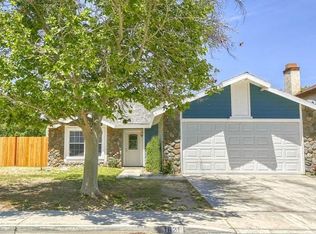 1621 Bluebell St, Lancaster, CA 93535