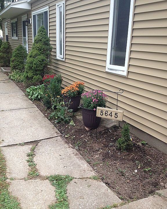 2nd image of 5645 Sweet Briar Ln