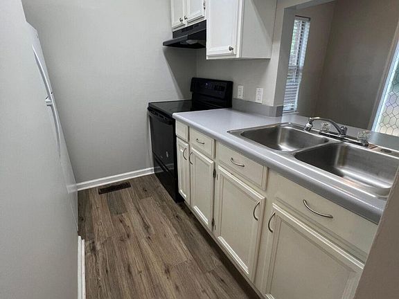 5th image of 8014 Pleasant Grove Rd #B