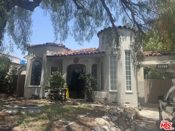 (undisclosed Address), North Hollywood, CA 91601