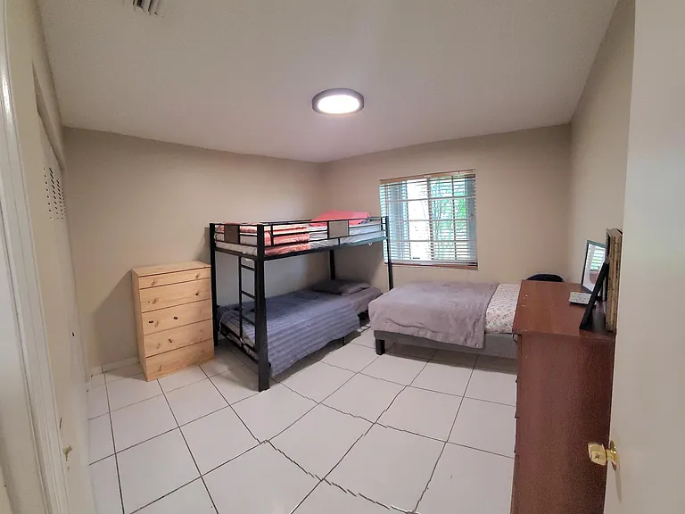 18600 SW 127th Pl — Photo 28