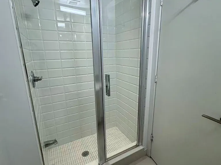 203 College St #1506 — Photo 17