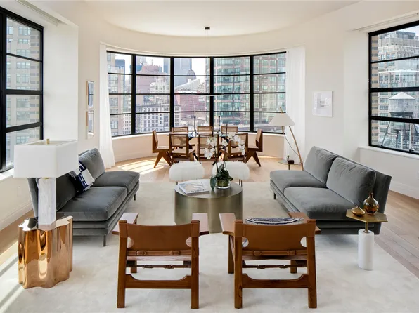 10 Sullivan Street image 1 of 11