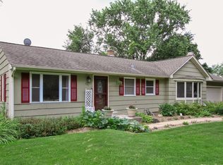 531 Golf Rd, Crystal Lake, IL 60014