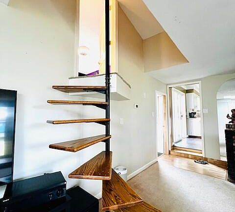5th image of 117 Washington Ave
