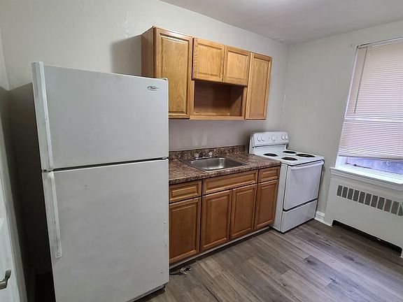 2nd image of 1309 W Rockland St APT B4