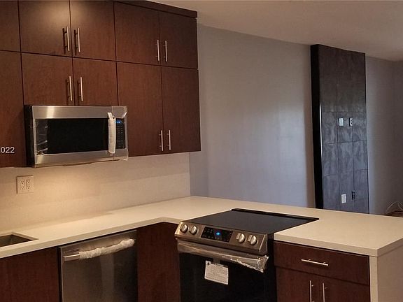 4th image of 1600 NE 114th St APT 308