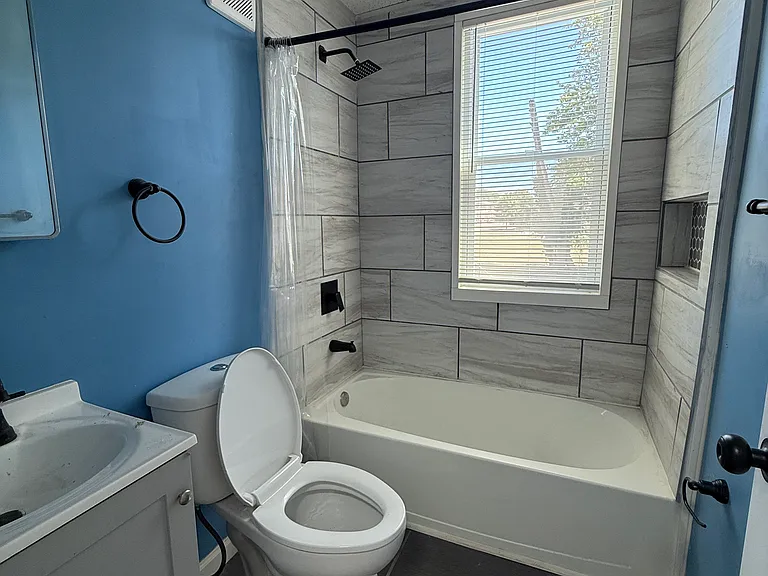 98 S Edith St #104 — Photo 6