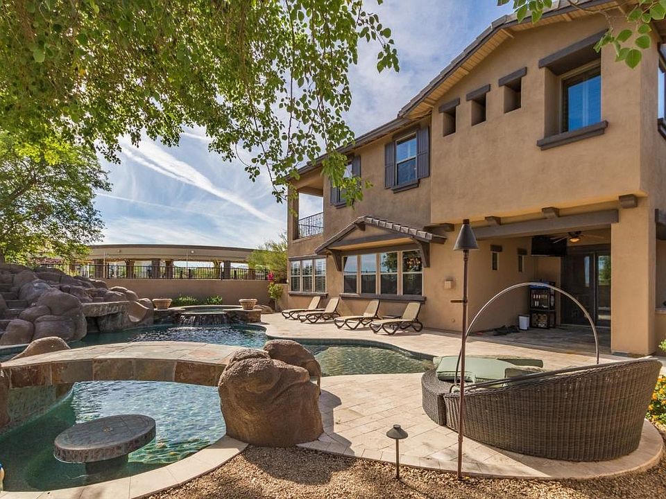 1st image of 18231 W Desert Willow Dr