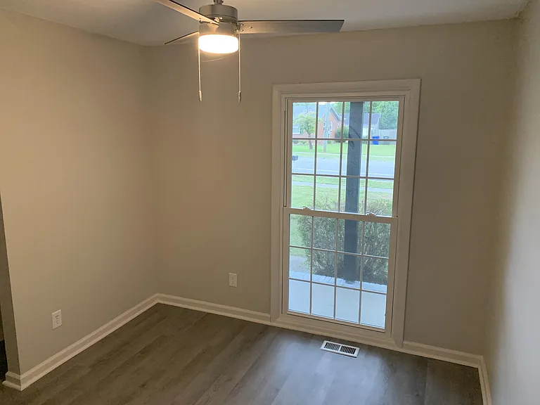 671 Wiltshire Rd — Photo 3