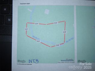 11 Co Co Ln, Burnsville, NC 28714