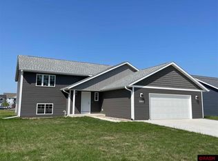 2008 Bluestem Dr, Mankato, MN 56001