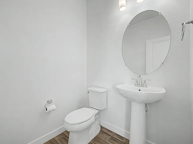 1528 N Pueblo Dr — Photo 13