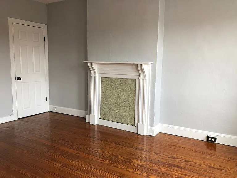 3242 Barclay St — Photo 13