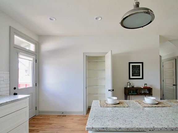 Kitchen pantry