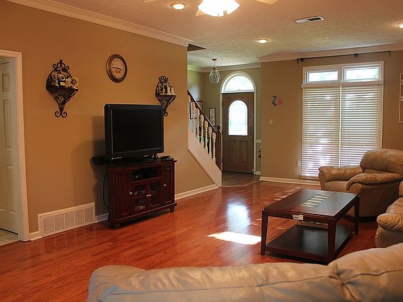 5th image of 1854 River Park Dr