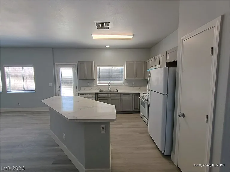 6045 Gum Springs St — Photo 5