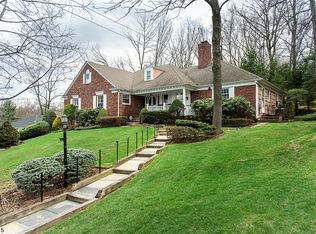 70 Tanglewood Dr, Summit, NJ 07901