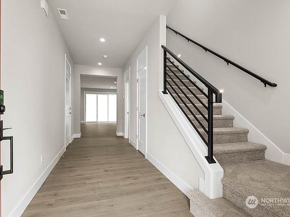 2nd image of 9849 135th Avenue NE #6