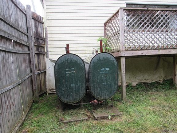 5th image of 215 Hillview Ln