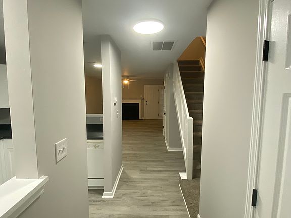 2nd image of 7695 Petrea Ln