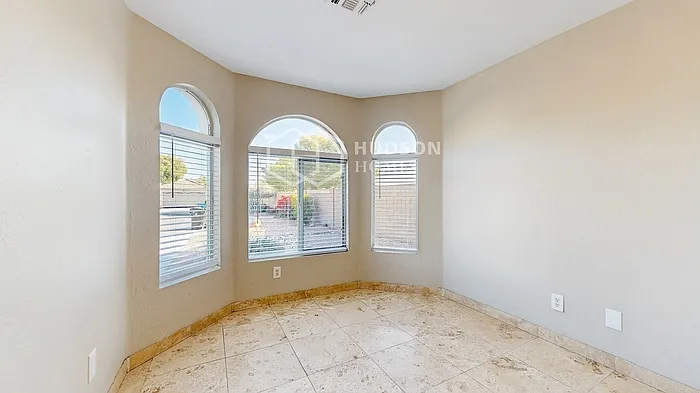 3259 E Kerry Ln — Photo 20