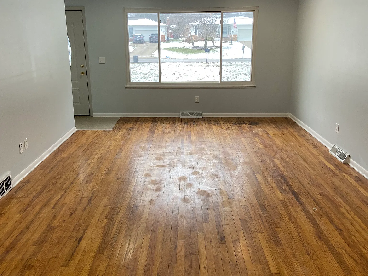 3 bed, 1.5 bath, 1300 sqft, $1,800 — Photo 4