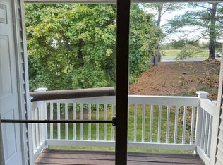 78 Junco Ct, Three Bridges, NJ 08887