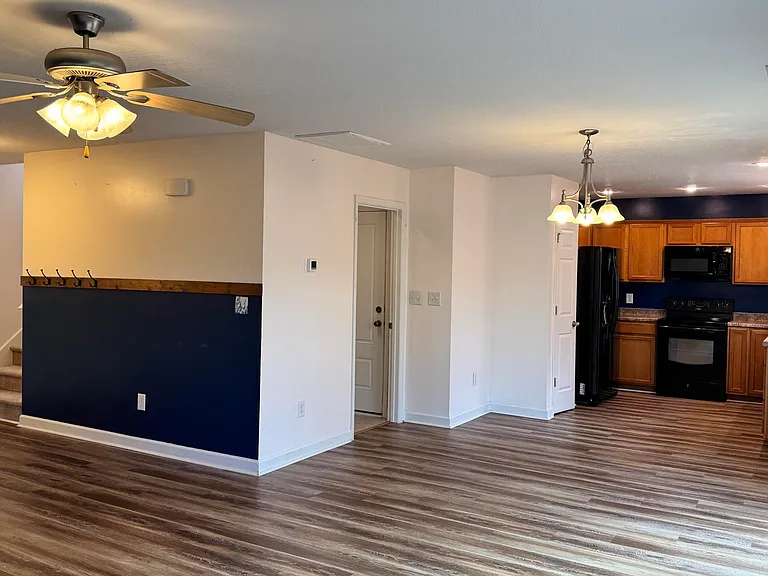 140 Broadleaf Dr — Photo 3