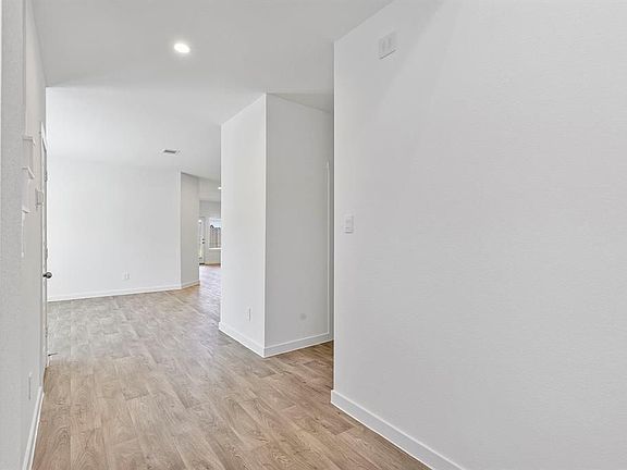 3rd image of 31634 Whittis Hill Way