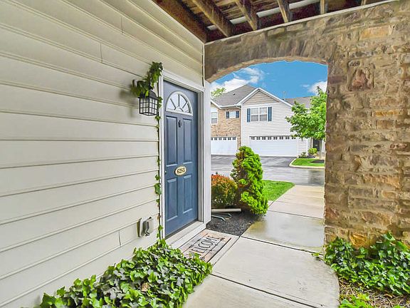 3rd image of 6283 Albany Brooke Dr