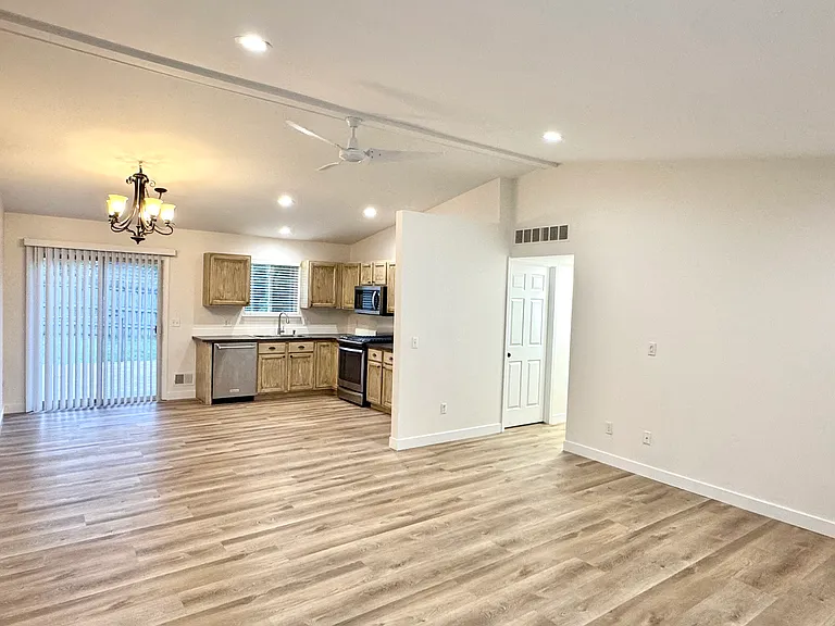 2901 Winton Rd — Photo 7