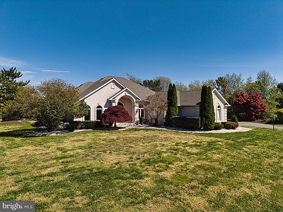 3rd image of 2855 Cox Neck Rd