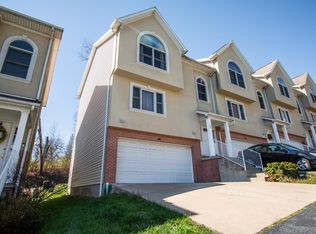 247 Palisades Dr, Morgantown, WV 26508