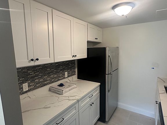 4th image of 2754 Hollywood Rd APT T2