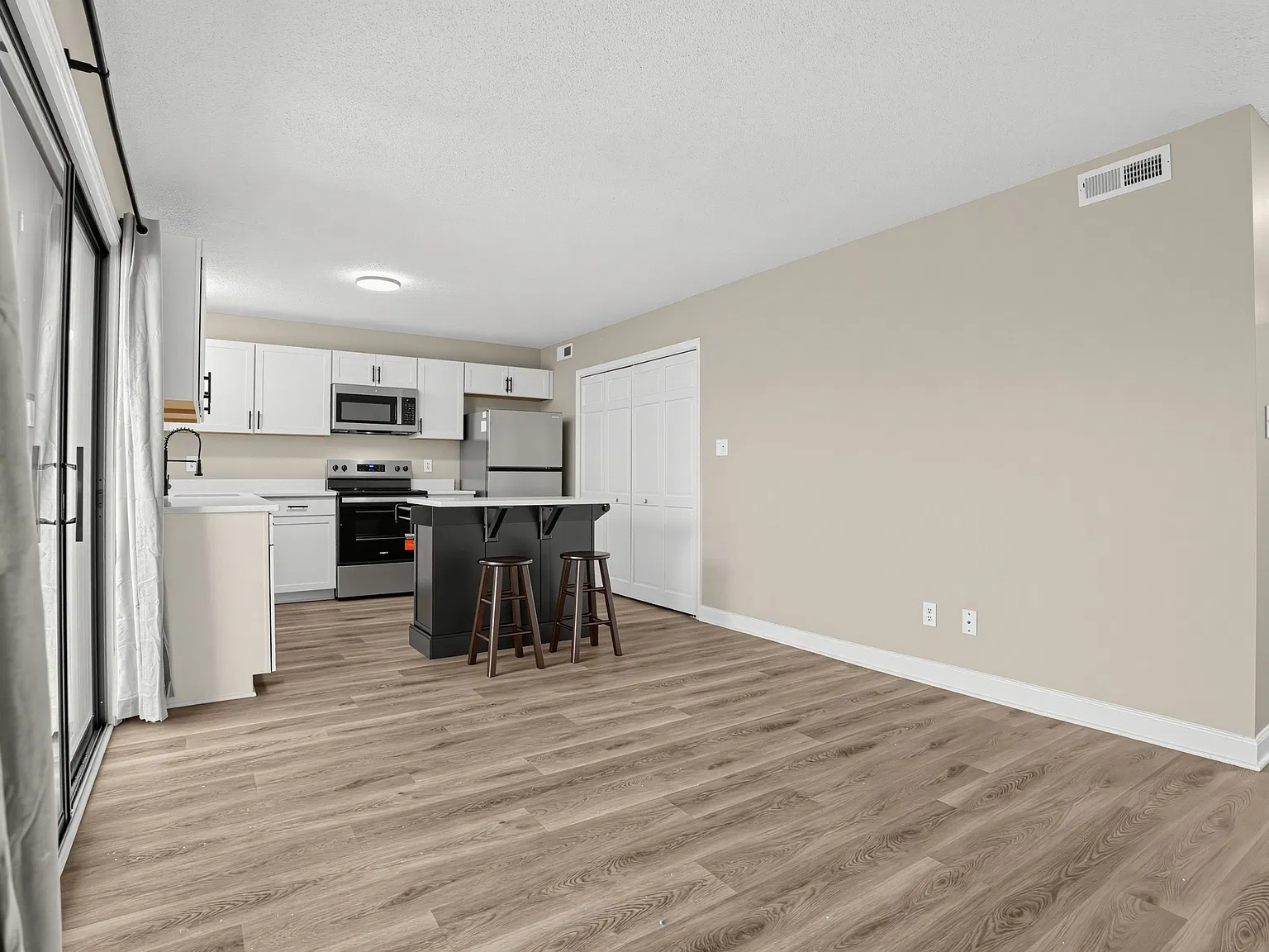 1 bed, 650 sqft, $1,175 — Photo 3