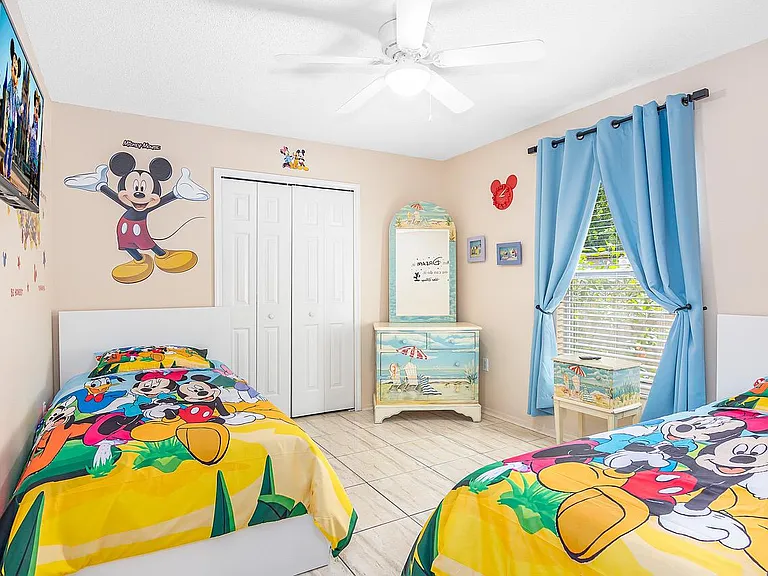 4402 Hamlet Ct — Photo 13