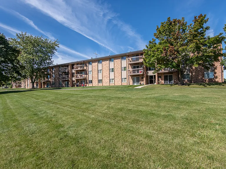 1350 Sunset Rd — Photo 2