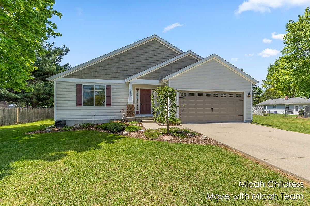 225 N G St, Trufant, MI 49347 Zillow