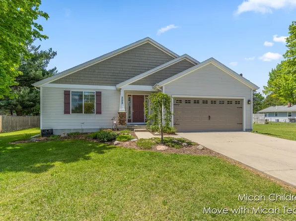 225 N G St, Trufant, MI 49347