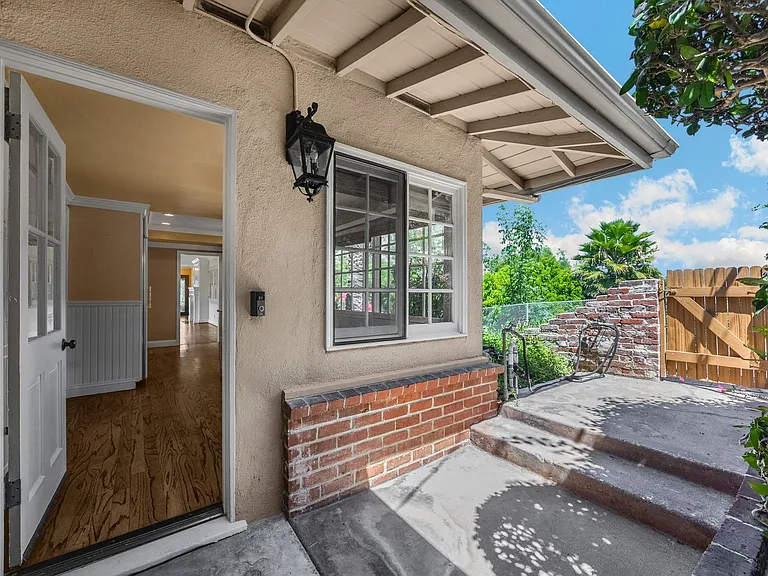 1071 E Avocado Crest Rd — Photo 9