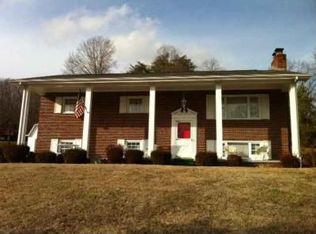 2611 Lakeview Dr, Huntington, WV 25704